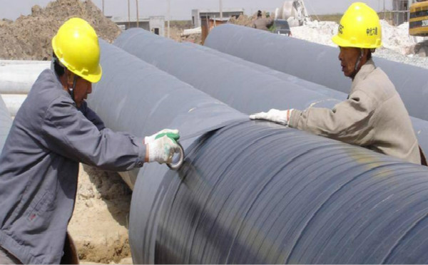 防腐胶粘带防腐层施工环境和钢管表面预处理